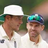 Nasser Hussain picks James Anderson ahead of Stuart Broad for Adelaide Test