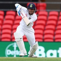 Smriti Mandhana's career-best lightens up Day 1 of pink-ball Test against Australia