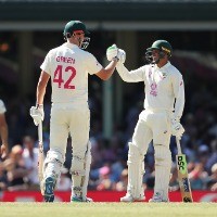 Khawaja's second ton of the Test headlines another day of Aussie domination
