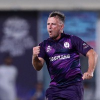 Greaves all-round show help Scotland win from 53/6 after Shakib went past Malinga