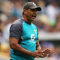 Waqar Younis hits out at Justin Langer for praising David Warner's double-bounce six