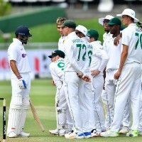 Lone ranger Kohli stars for India as Proteas gain upper hand after day one