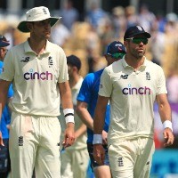 England training session called-off after net bowler tests positive for Covid-19