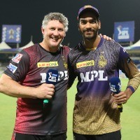 Iyer is a class player, a Stephen Fleming clone I believe: Hussey