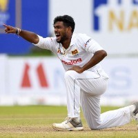 Mendis takes six, but two run outs keep second Test evenly poised