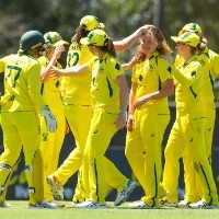 Australia extend winning streak with 9-wicket thrashing of India