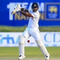 Dimuth Karunaratne's century leads Sri Lanka's charge on day 1