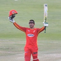 Khwaja's maiden PSL ton guides United to a hard-fought 15-run win over Zalmi
