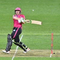 WBBL 2021: Healy smashes fifty as Melbourne thump Sydney in opener