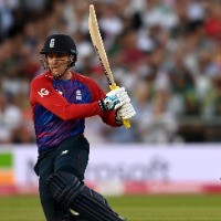 England beats Pakistan in a thriller to clinch series by 2-1