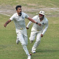 Rearguard action from Linde and Jansen guides SA A to safety