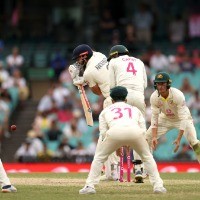 England hang on for draw in thrilling final hour