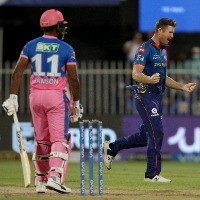 Neesham, Coulter-Nile help Mumbai live to fight another day