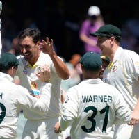 Steve Smith lauds Mitchell Starc for leading charge with the ball