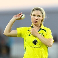 I want to bowl yorkers like Jhulan Goswami: Nicola Carey