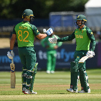 Malan and De Kock hundreds help South Africa square Ireland series
