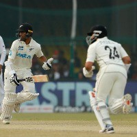 New Zealand (barely) hold on to frustrate India in Kanpur