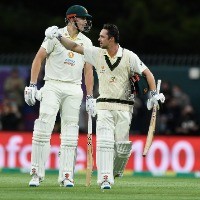 Travis Head, Cameron Green sizzle as Australia endure mixed day in Hobart 