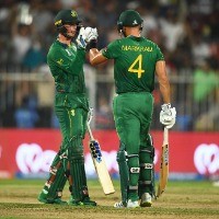 South Africa end England's unbeaten streak, but fail to qualify for semis