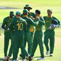 South Africa hold nerve in Cape Town to complete whitewash
