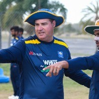 Sri Lanka bank on local coaches to replace Mickey Arthur