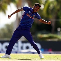 U-19 World Cup: Ravi Kumar's opening spell helps India advance to semi-final 