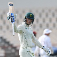 Van der Dussen and Rabada put South Africa in charge of second Test
