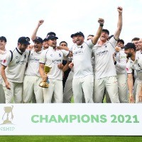 Warwickshire clinch County Championship title for first time since 2012