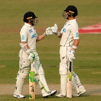 Southee, openers pile misery on India to bring New Zealand back into the contest