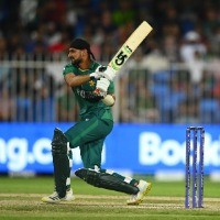 Pakistan top the group with a resounding 72-run win against Scotland