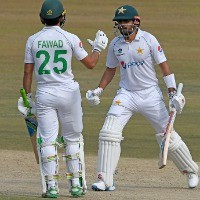 Pakistan look to complete Zimbabwe's demolition