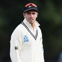 Southee reprimanded for showing dissent at umpire's decision