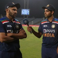 Kohli expresses surprise over Thakur, Bhuvneshwar not winning awards