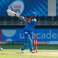 Pant doesn't have to worry about being like Dhoni: Parthiv Patel