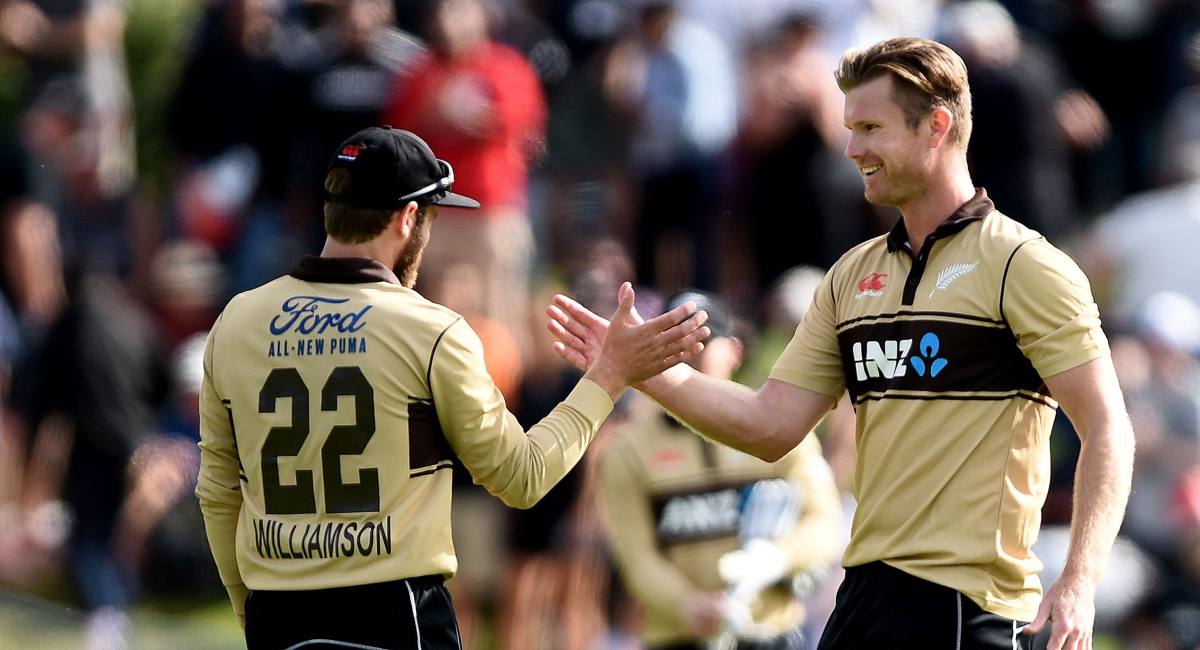 New Zealand survive Stoinis-Sams scare to take 2-0 lead