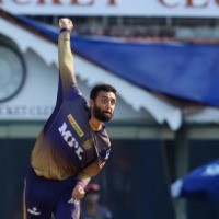 KKR's Chakravarthy and Warrier return home after completing isolation