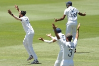 1st Warm-Up: Umesh, Ashwin make their case, Green ton takes Aus A to 286/8