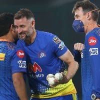 Hussey tests negative for COVID-19 but remains in quarantine