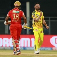 Punjab batsmen fail to turn up as Chennai open their account