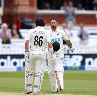 Conway's hundred, Nicholls' resilience hand New Zealand opening day honours 