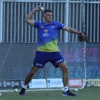 Michael Hussey and L Balaji flown to Chennai in air ambulance