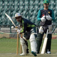 Umar Akmal to resume competitive cricket after CAS reduces his ban to 12 months