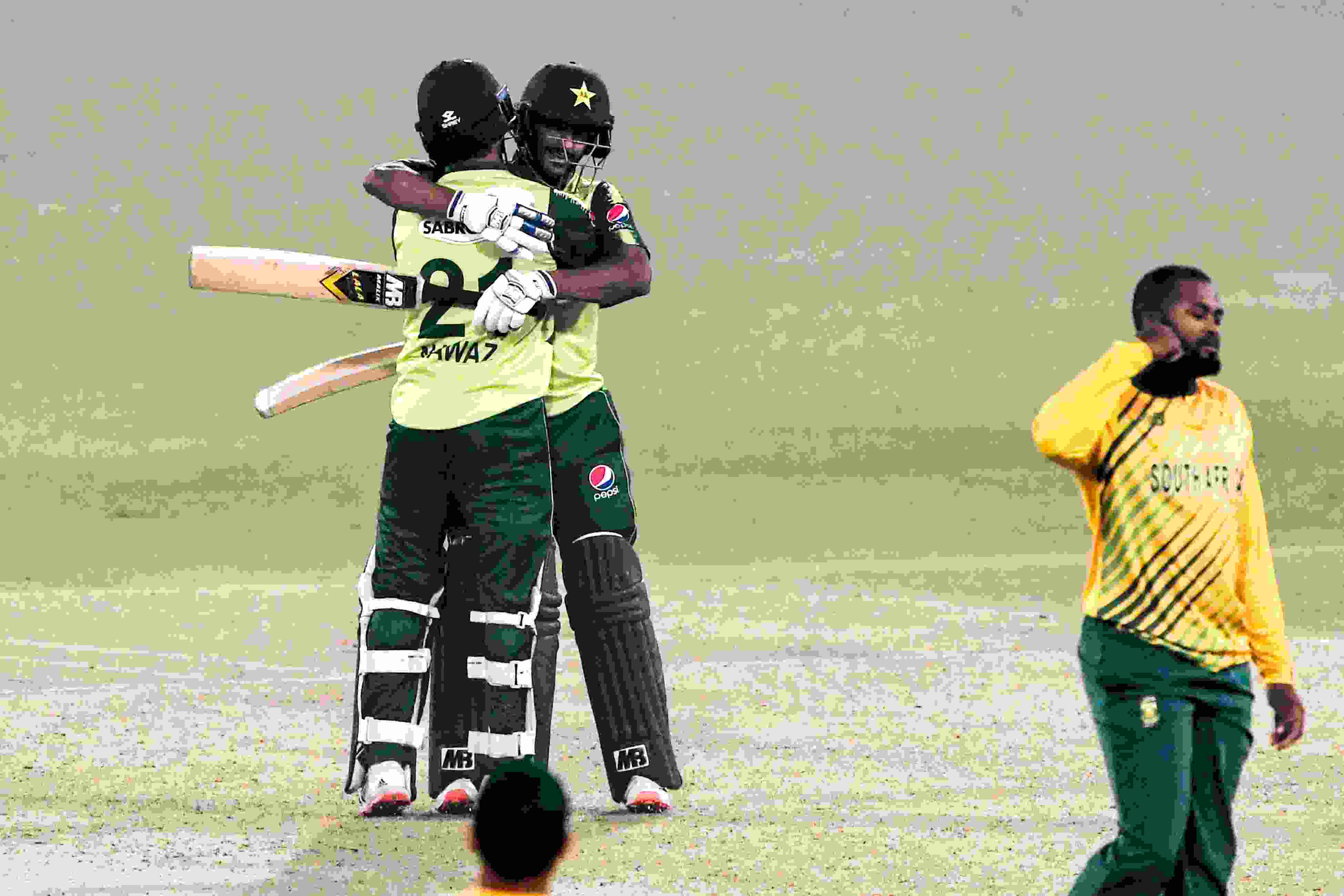 Lower-order contribution seals series win for Pakistan