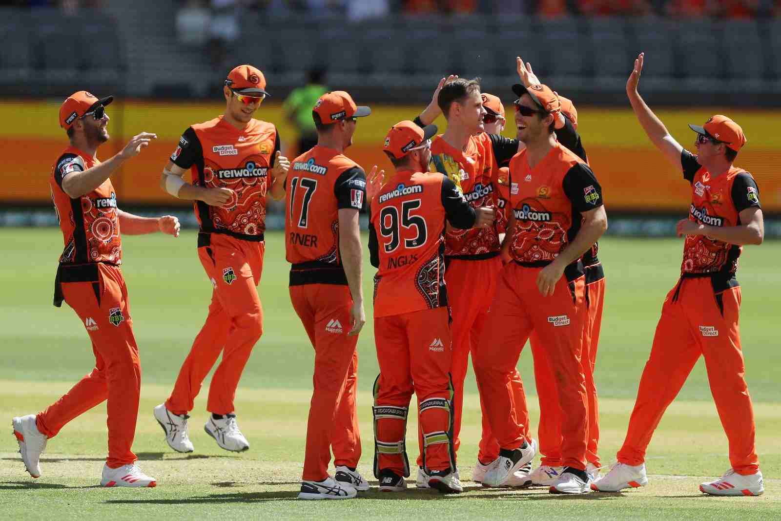 All-round Scorchers smash Renegades