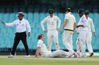Australian media praises Siraj for his gesture to attend to injured Green