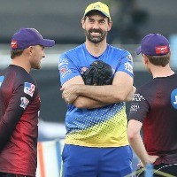 Kiwi cricketers reach home after IPL's suspension, second group lands safely