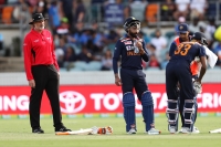 Hardik, Jadeja took the game away from us with clean-hitting: Maxwell