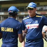SL coach Mickey Arthur, batsman Lahiru Thirimanne test positive for COVID-19