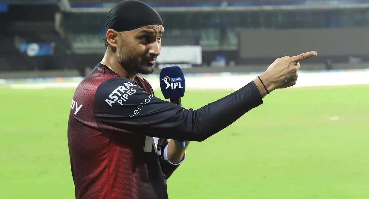 Don't see anything wrong with Kuldeep's bowling: Harbhajan