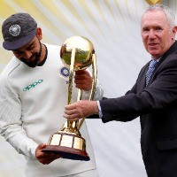 How many visiting Test sides have won consecutive series in Australia?